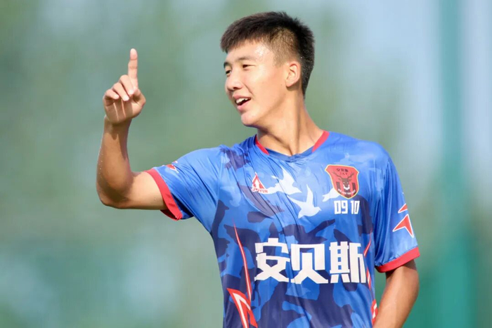 世界杯手机直播-从黄海之滨到国家集训队！东台足球小将入选国家队|足球俱乐部|安贝斯足球俱乐部|中国男足|中国足协|俱乐部_新浪体育_新浪新闻